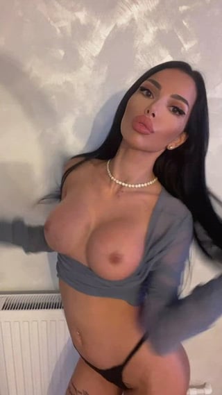 It's been a hell of a day, please help your bimbo skank to relax