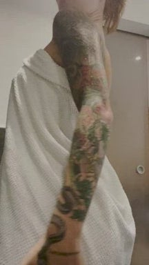 My body can only be touched by professional cunt eaters