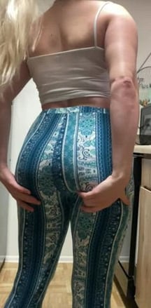 Like how I jiggle my phat booty It barely fits in these pants