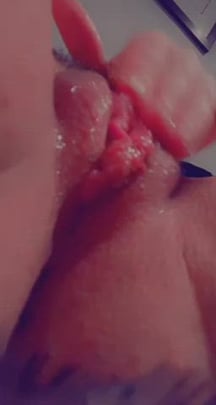 Its so hard not to cum when Im this wet