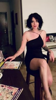 When you go to dinner with friends and forget your panties