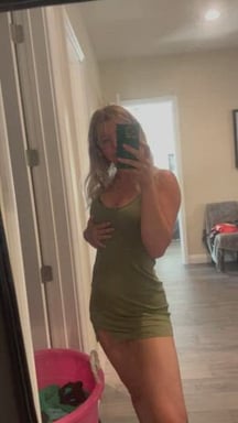 Cmon daddy show me just what to do with my booty